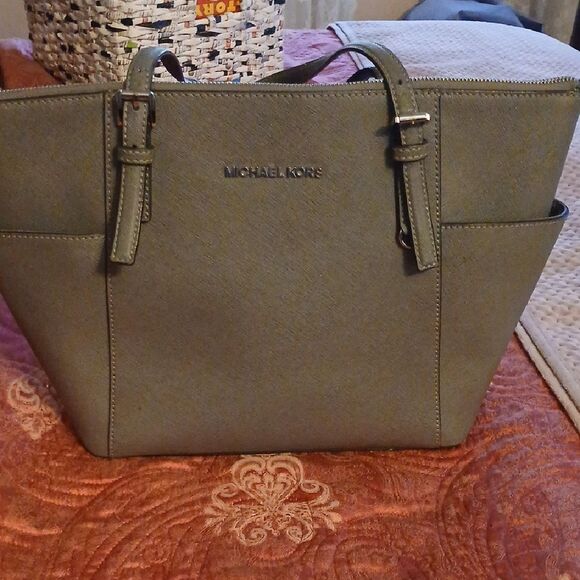 Michael Kors Green Tote Bag - Picture 1 of 7